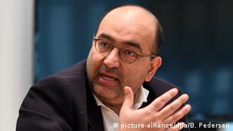 Deutschland Koalitionsgespräche Berlin Archibild Omid Nouripour