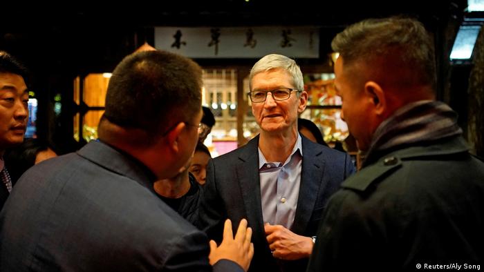 China World Internet Conference in Wuzhen | Tim Cook (Reuters/Aly Song)