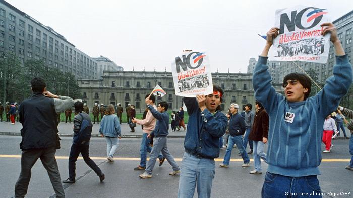 Chile Referendum Ã¼ber die Amtszeit von General Pinochet (1988) (picture-alliance/dpa/AFP)