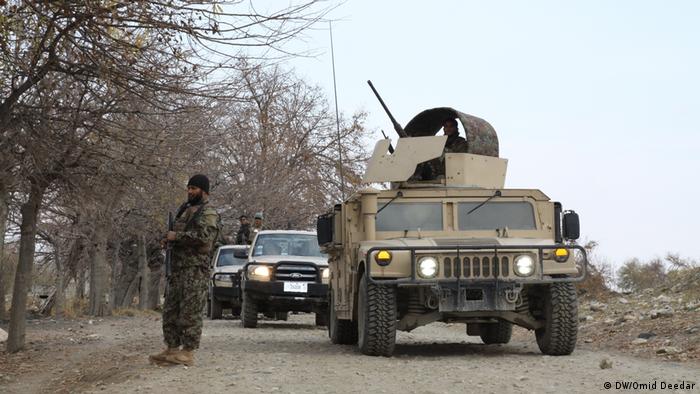 Afghanistan Kämpfe gegen IS und Flucht von Zivilisten (DW/Omid Deedar)