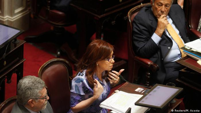 Argentinien Cristina Kirchner im Senat (Reuters/M. Acosta)