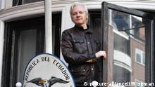 London, Julian Assange auf dem Balkon der Ecuadorianischen Botschaft