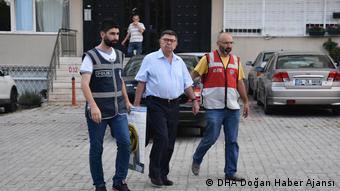 Türkei - Festnahme von Sahin Alpay (DHA Doğan Haber Ajansı)