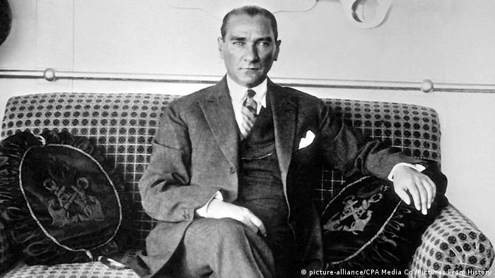 Türkei Mustafa Kemal Ataturk (1881-1938) (picture-alliance/CPA Media Co./Pictures From History)