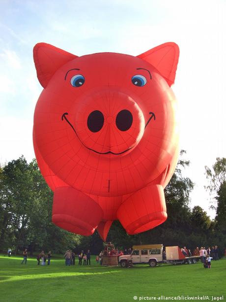 Воздушный шар в виде свиньи