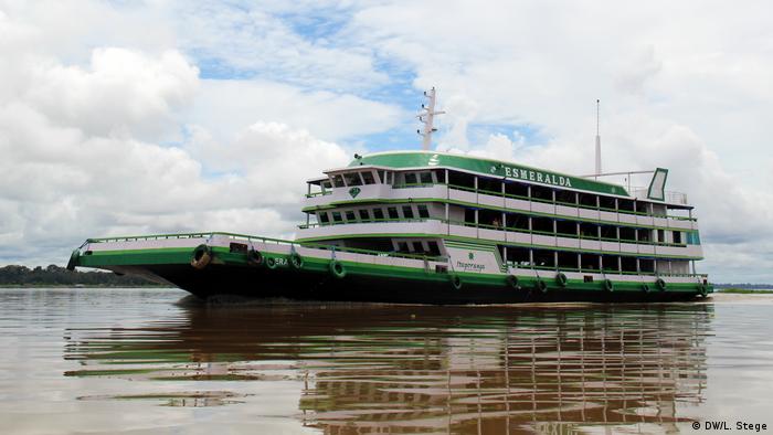 Reportage Flussfahrt auf dem Amazonas (DW/L. Stege)