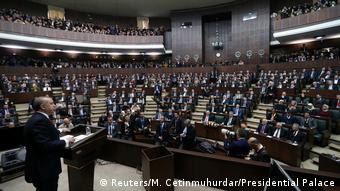 Οι συσχετισμοί στην Τουρκική Εθνοσυνέλευση δεν ευνοούν τις σκέψεις της αντιπολίτευσης για επιστροφή στο παλιό κοινοβουλετικό σύστημα