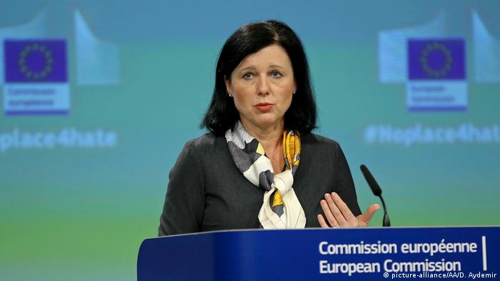 Vera Jourova EU-Kommissarin für Justiz, Verbraucherschutz und Gleichstellung (picture-alliance/AA/D. Aydemir)