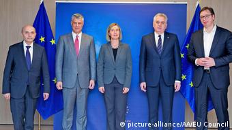 Brüssel Vermittlung Serbien und Kosovo (picture-alliance/AA/EU Council)
