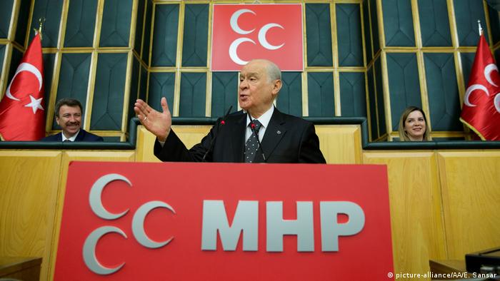 MHP Genel Başkanı Devlet Bahçeli dün kanun teklifini beklemeye aldıklarını açıklamıştı
