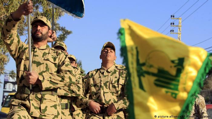 Libanon Hisbollah Kämpfer (picture-alliance/AP Photo/M. Zaatari)