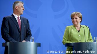 Berlin Angela Merkel empfängt Hashim Thaci, Kosovo (picture-alliance/dpa/B. Pedersen)