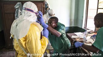 Kongo Ebola Behandlungszentrum in Bikoro (picture-alliance/AP Photos/UNICEF/Mark Naftalin)