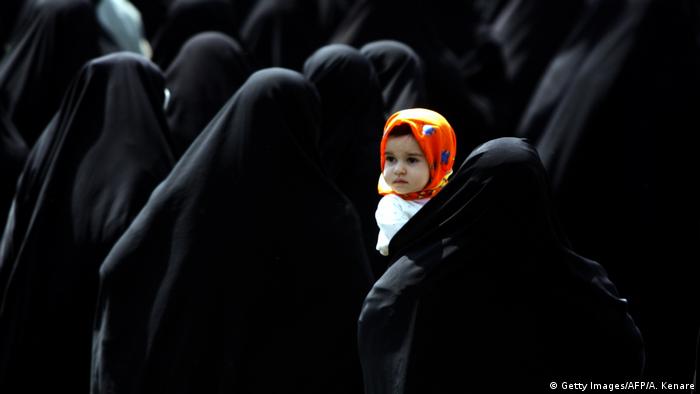 Iran Frau Religion Islam (Getty Images/AFP/A. Kenare)