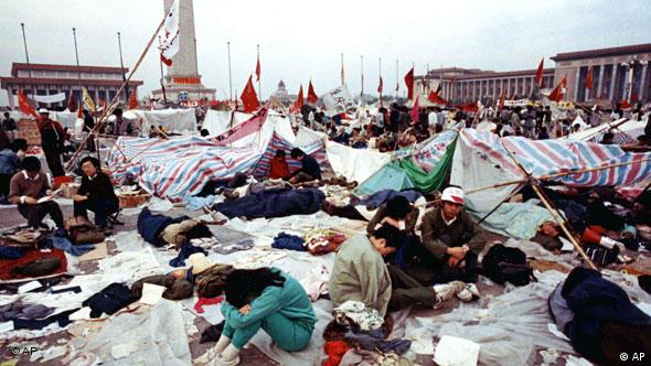 China Peking Studenten Demonstration Tiananmen (AP)