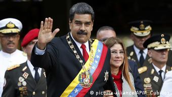 Venezuela Nicolas Maduro wird im Amt vereidigt (picture-alliance/AP/A. Cubillos)