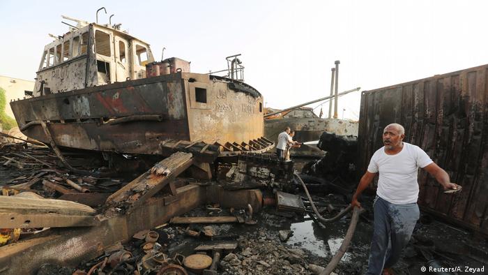 Jemen | bomardierter Hafen von Hodeida (Reuters/A. Zeyad)