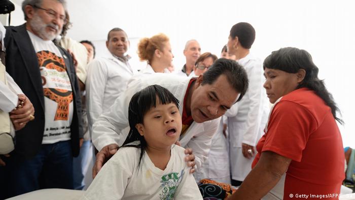 Ausländische Ärzte in Brasilien (Getty Images/AFP/E. Sa)