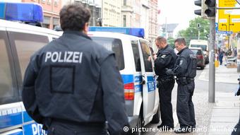 Ελέγχους πραγματοποιεί η γερμανική αστυνομία στους δρόμους από και προς τη Γαλλία.