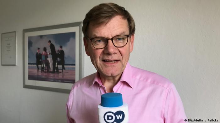 یوهان وادفول، رئیس فراکسیون احزاب دمکرات مسیحی و سوسیال مسیحی، دو حزب دیگر ائتلاف دولتی در آلمان