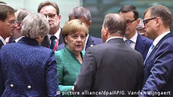 Ангела Меркель 28 июня 2018 года среди других лидеров ЕС на саммите в Брюсселе