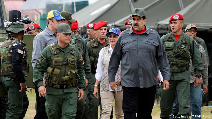 Venezuela Maduro bei Militär Übung (Getty Images/AFP/F. Parra)