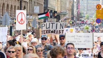 Демонстрация в Хельинкиперед встречей Трампа и Путина