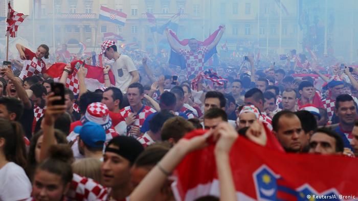 FIFA Fußball-WM 2018 | Kroatien Vize-Weltmeister | Fans in Zagreb (Reuters/A. Bronic)