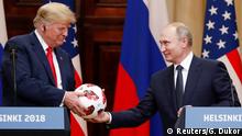 Finnland Putin schenkt Trump einen WM-Ball