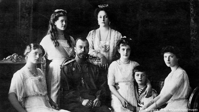 Russian imperial family in 1914 (picture-alliance/Glasshouse Images)