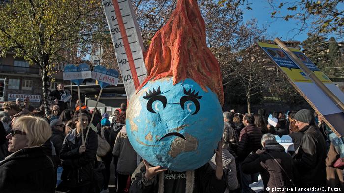 Schweiz Marsch gegen Klimawandel in Lugano (picture-alliance/dpa/G. Putzu)