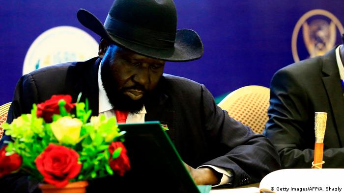 Sudan Khartum Abkommen zur Machtteilung im Südsudan unterzeichnet (Getty Images/AFP/A. Shazly)