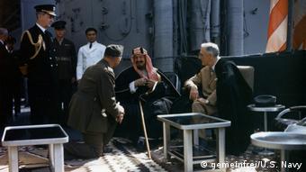 Franklin D. Roosevelt und König Ibn Saud (gemeinfrei/U.S. Navy)