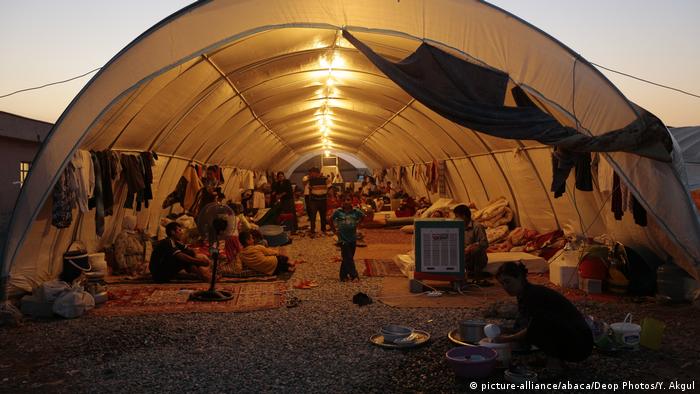 Türkei Flüchtlingscamp Jesiden (picture-alliance/abaca/Deop Photos/Y. Akgul)