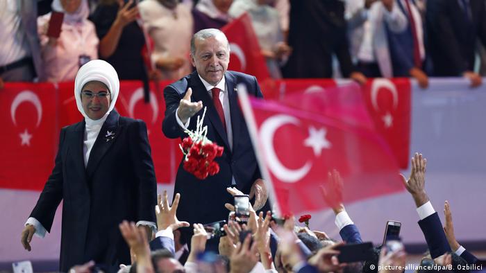 Tartışmada Cumhurbaşkanı Erdoğan'ın nasıl bir tavır alacağı merak ediliyor