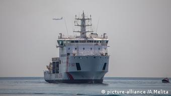 Das italienische Schiff Diciotti war auf dem Weg nach Trapani (picture-alliance /A.Melita)