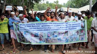 هزاران تن از آوارگان میانمار در اردوگاه‌های بنگلادش زندگی می‌کنند