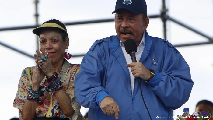 El presidente de Nicaragua, Daniel Ortega, y su mujer Rosario Murillo, la vicepresidenta.
