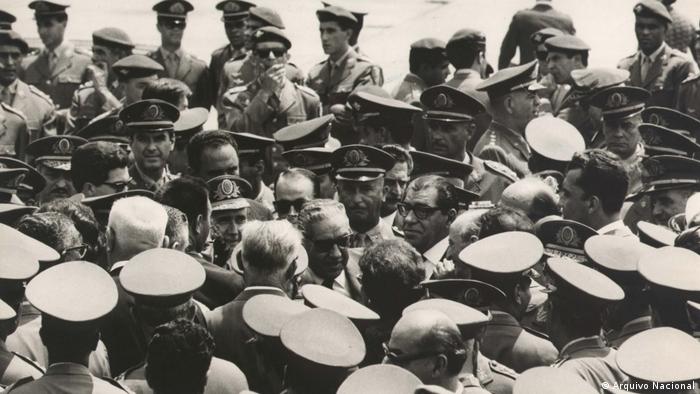 Resultado de imagem para JuÃ­za determina que ForÃ§as Armadas nÃ£o comemorem aniversÃ¡rio do golpe de 1964