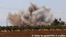 Syrien Idlib Rauch nach Luftangriffen der Regierungskoaliltion