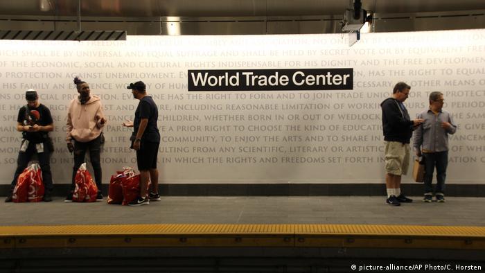 New York Wiedereröffnung WTC Cortlandt Subway Station (picture-alliance/AP Photo/C. Horsten)