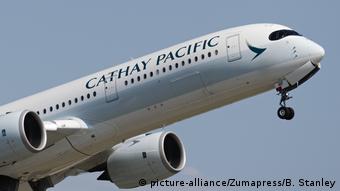 Η Cathay Pacific έχει καθηλώσει πάνω από το ήμισυ του στόλου της