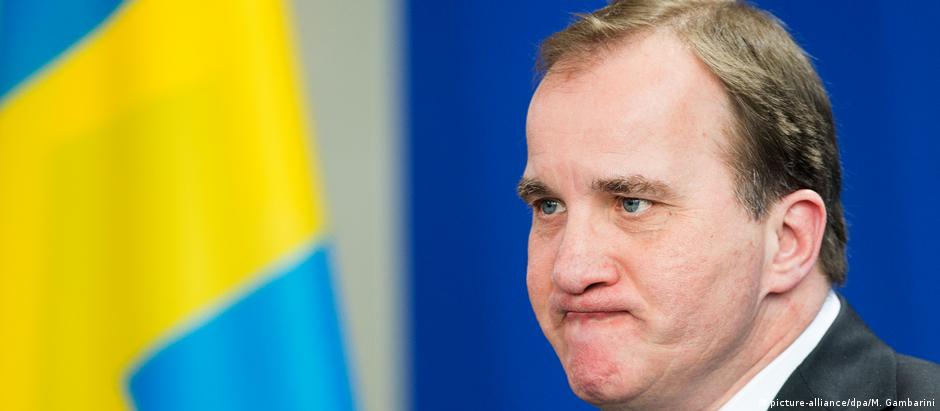 O primeiro-ministro sueco Löfven conseguiu se manter à frente do governo