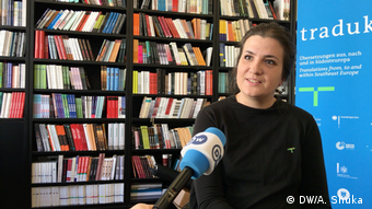 Hana Stojic, Traduki Projektleiterin im DW Interview (DW/A. Shuka )