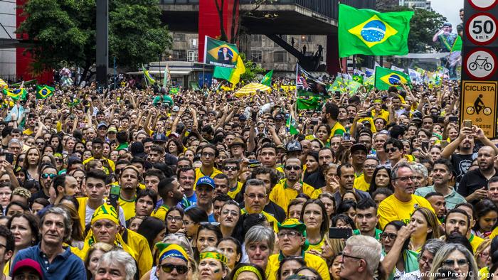 Los seguidores de Bolsonaro culpan incluso a la izquierda por el nacionalsocialismo alemán. (Imago/Zuma Press/C. Faga)