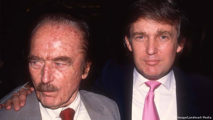 Donald Trump (sol) ve babası Fred Trump 