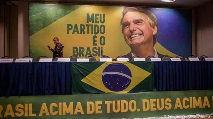 Brasilien Wahl 2018 | Bolsonaro erscheint nit zur Pressekonferenz (Getty Images/AFP/M. Pimentel)