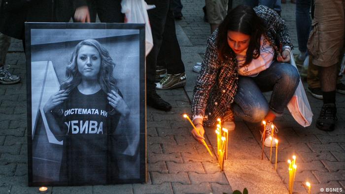 Sofia, Bulgarien, Mahnwachen nach dem Mord an der 30-jährigen Journalistin aus Russe Viktoria Marinova (BGNES)