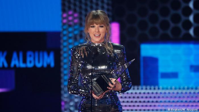 2018 American Music Awards Taylor Swift (Reuters/M. Anzuoni)