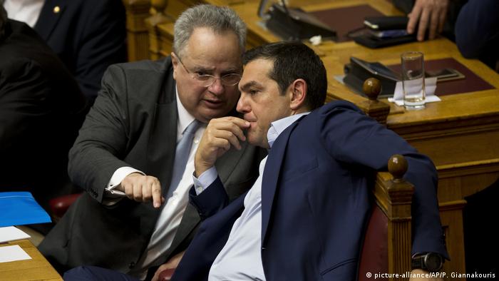 Alexis Tsipras, Nikos Kotzias (picture-alliance/AP/P. Giannakouris)